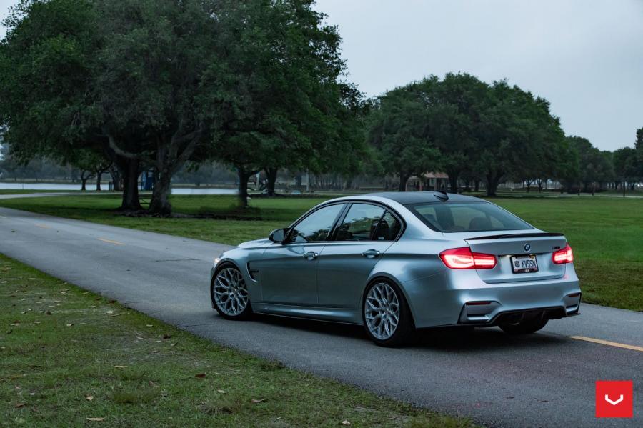  BMW M3 Sedan on Vossen Wheels (HF-2) 2019 года  (фото 17 из 25)